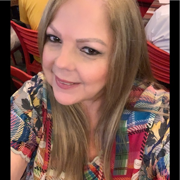 Meet your Posher Ambassadors Level II Giz 5 Stars ๐๐๐๐๐ - Picture 6 of 16